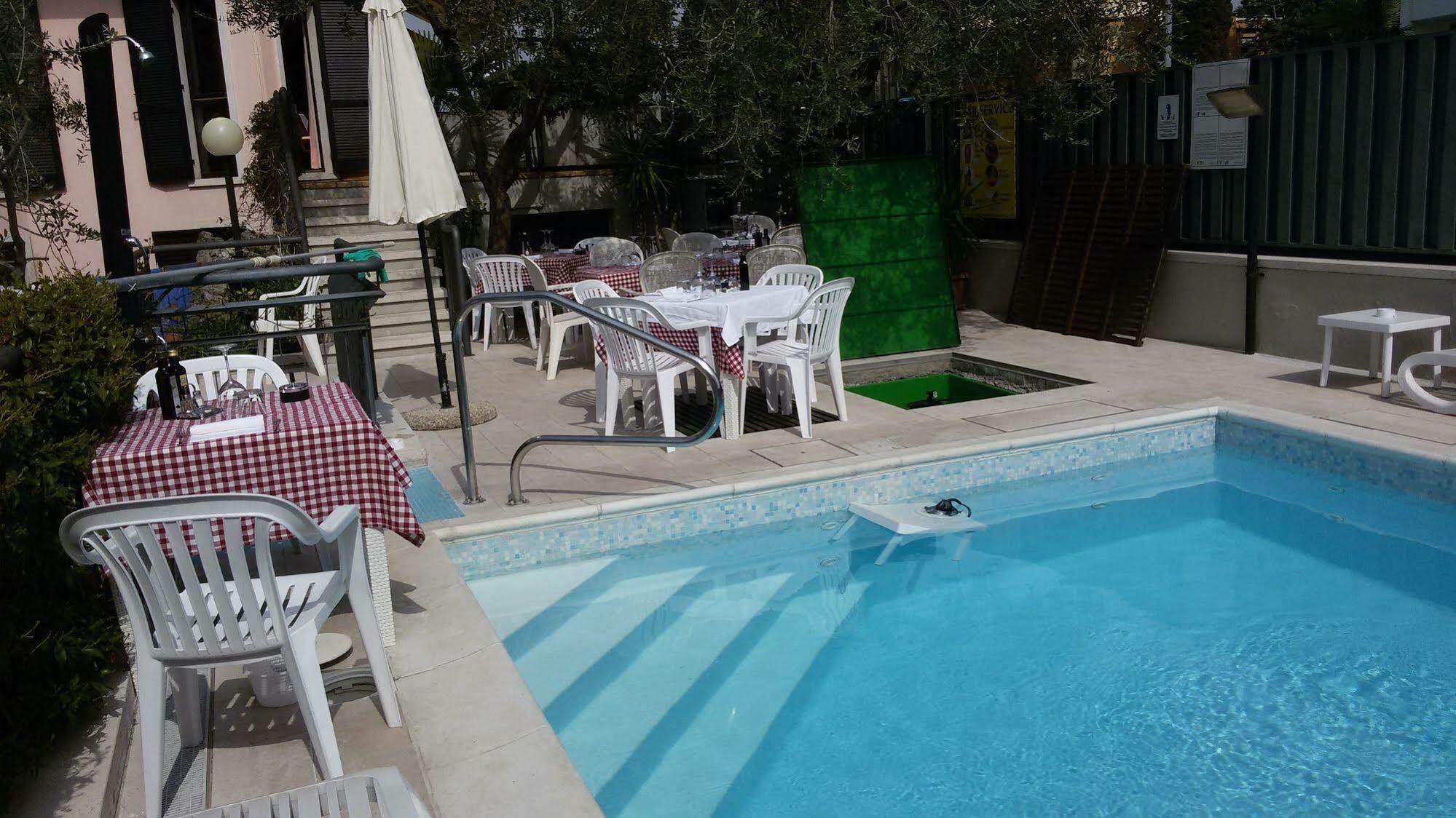 Hotel Santa Maria - Bardolino Town Center Extérieur photo